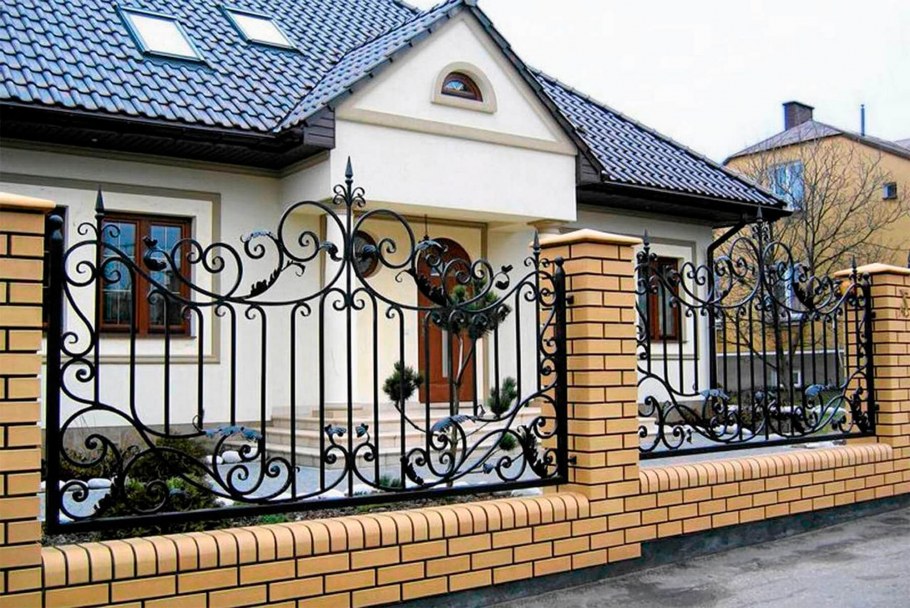 Калитка для забора из евроштакетника