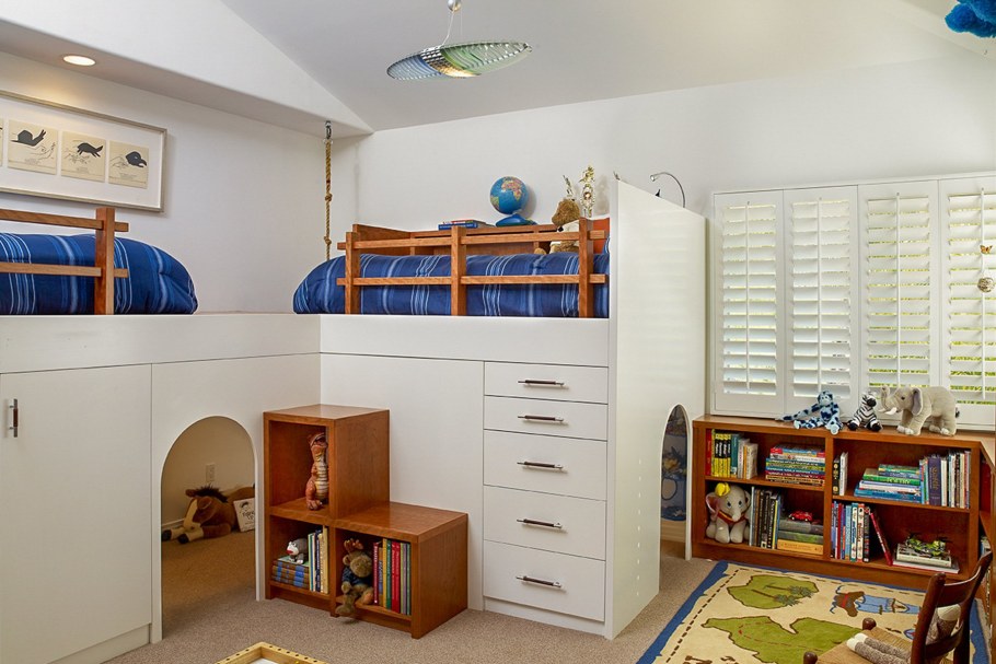 Планировка детской комнаты с кроватью чердаком дл