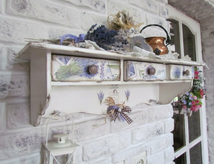 Полка в стиле Прованс