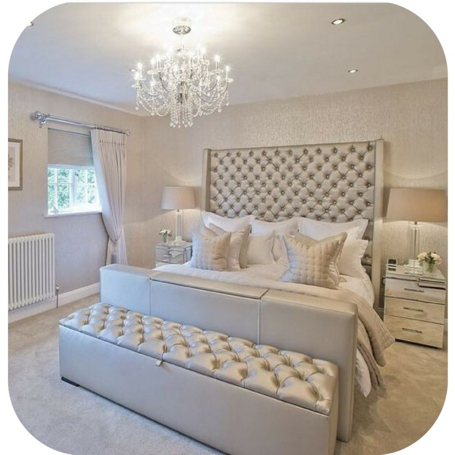 Серебристо белая спальня