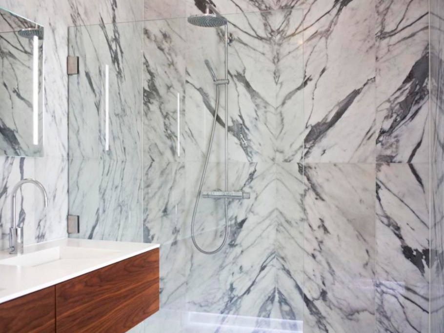 Статуарио мрамор