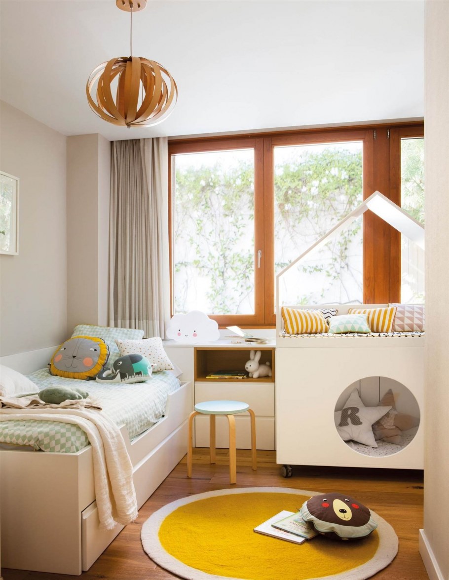 Квадратная детская комната для девочки