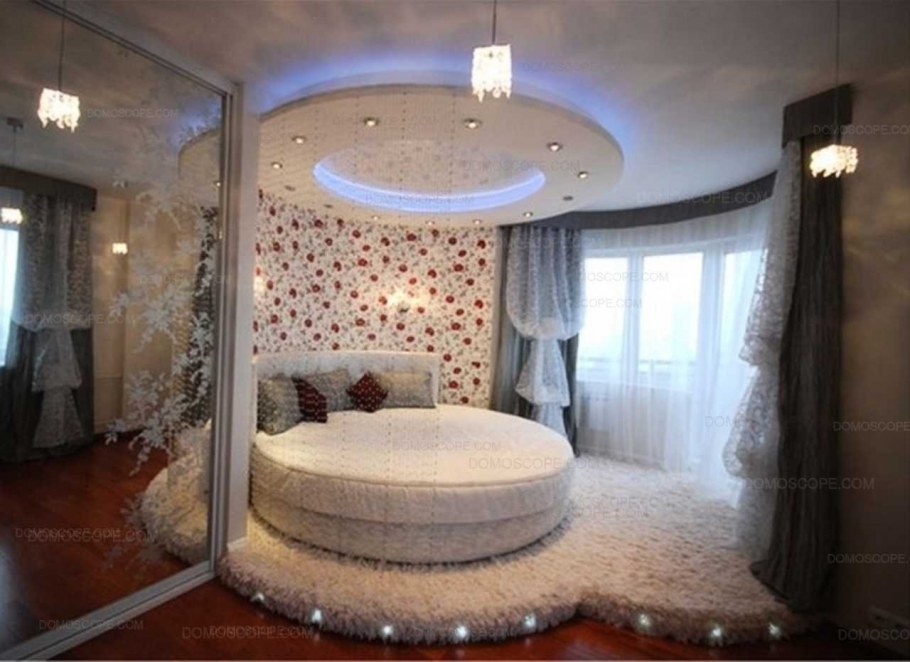 Комната с круглой кроватью