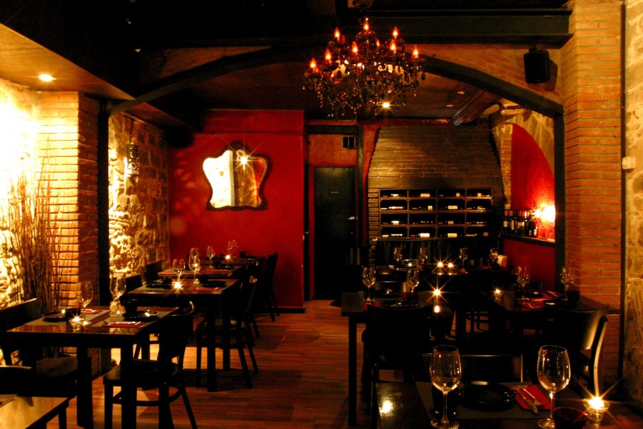 Бар в готическом стиле