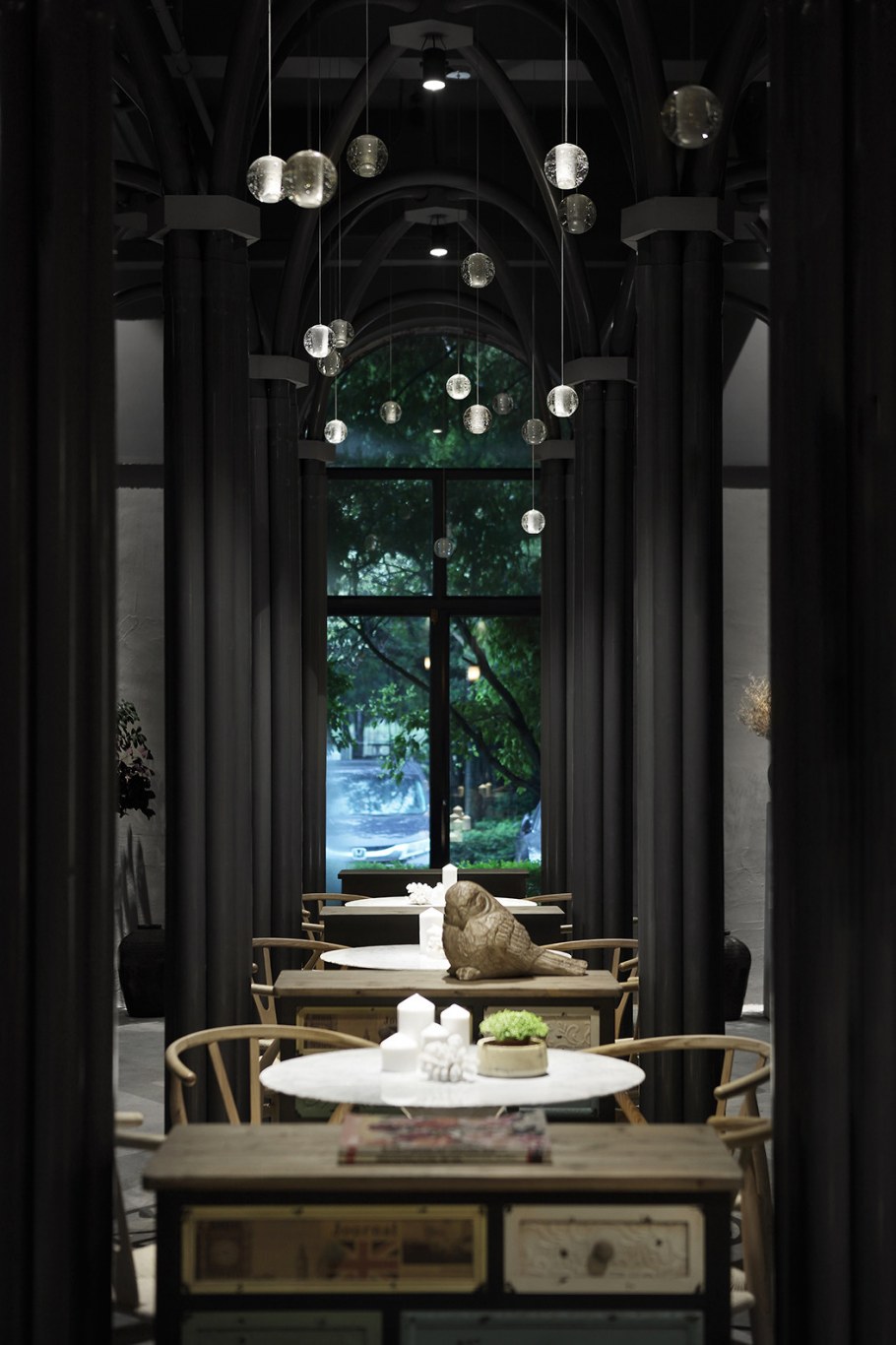 Столовая в готическом стиле