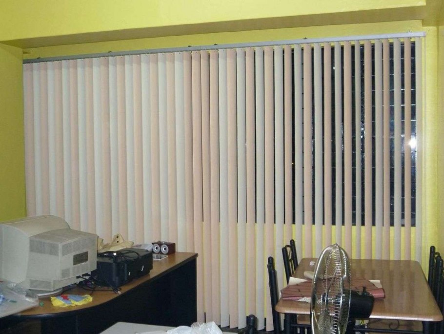 В большие окна вертикальные ламели 1v