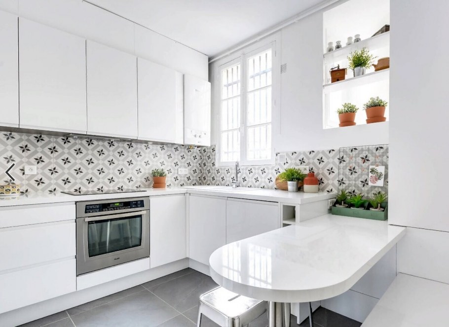 Светло желтые стены на кухне