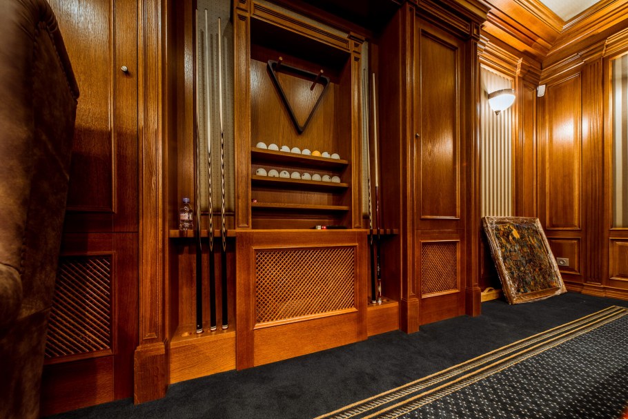 Ставрос резной декор из дерева