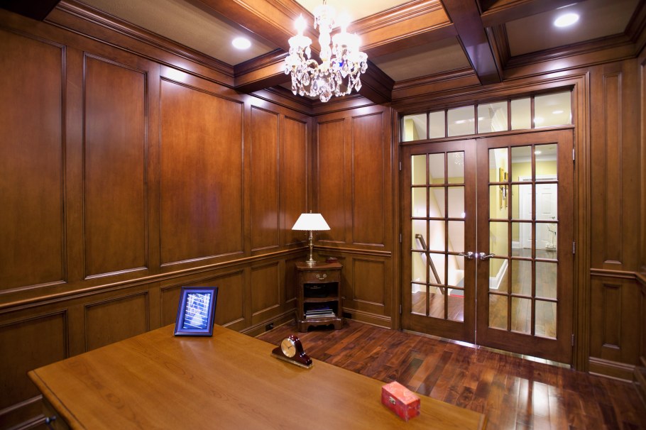 Панели под дерево в английском стиле