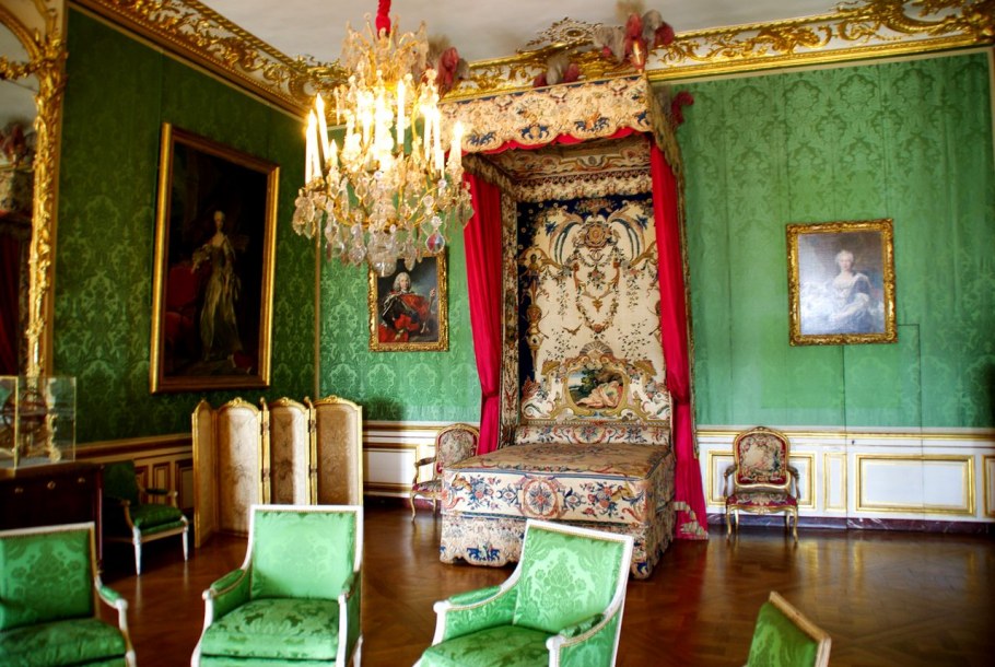 Royal Room Classic