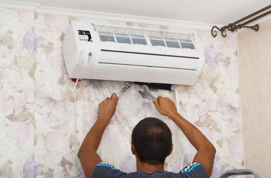 Демонтаж внутреннего блока кондиционера