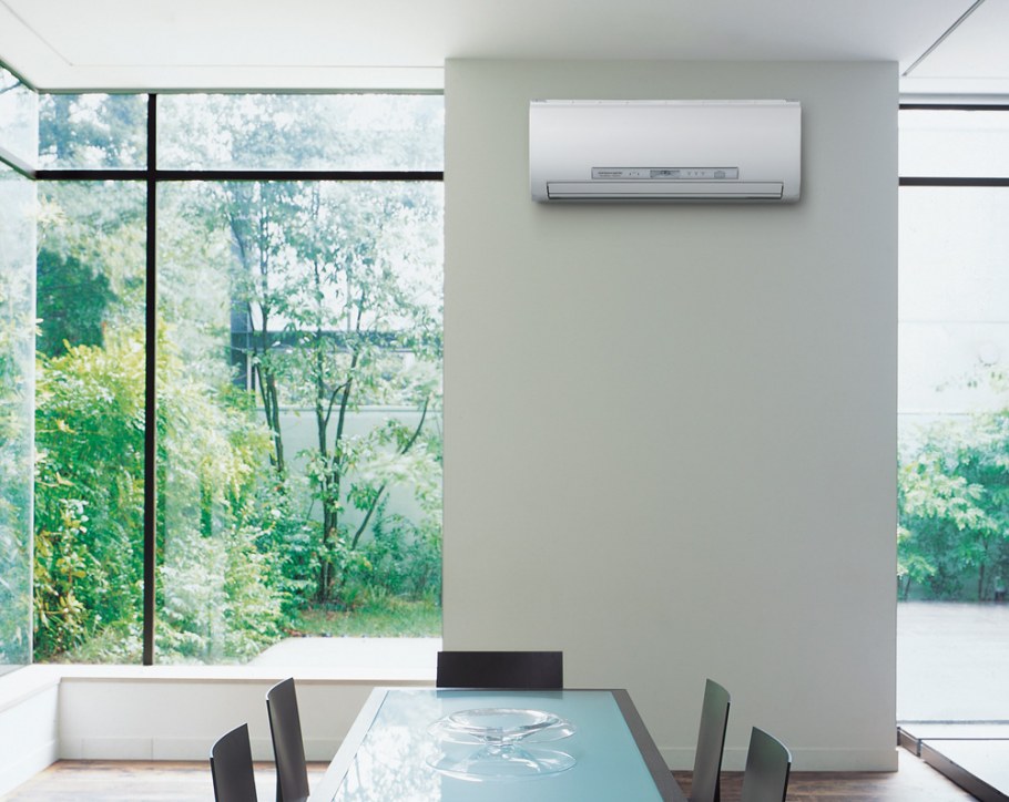 Внешний блок кондиционера сбоку