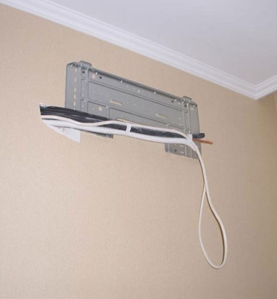 Напольно-потолочный кондиционер в интерьере