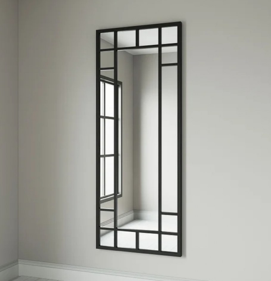 Зеркало в металлической раме