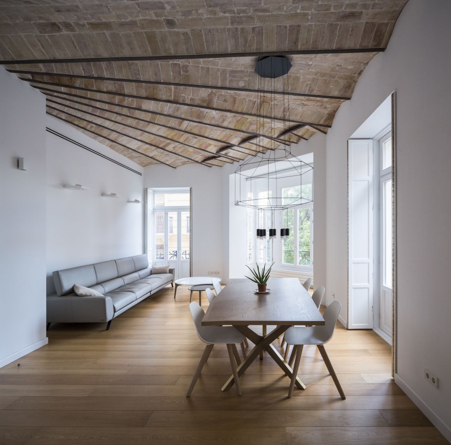 Отделочные потолочные плиты