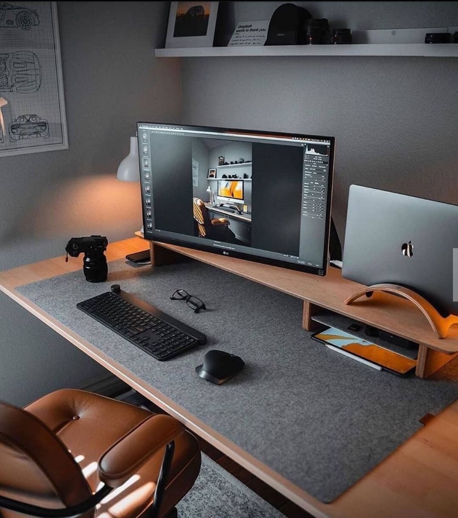 Рабочее место компьютерный стол