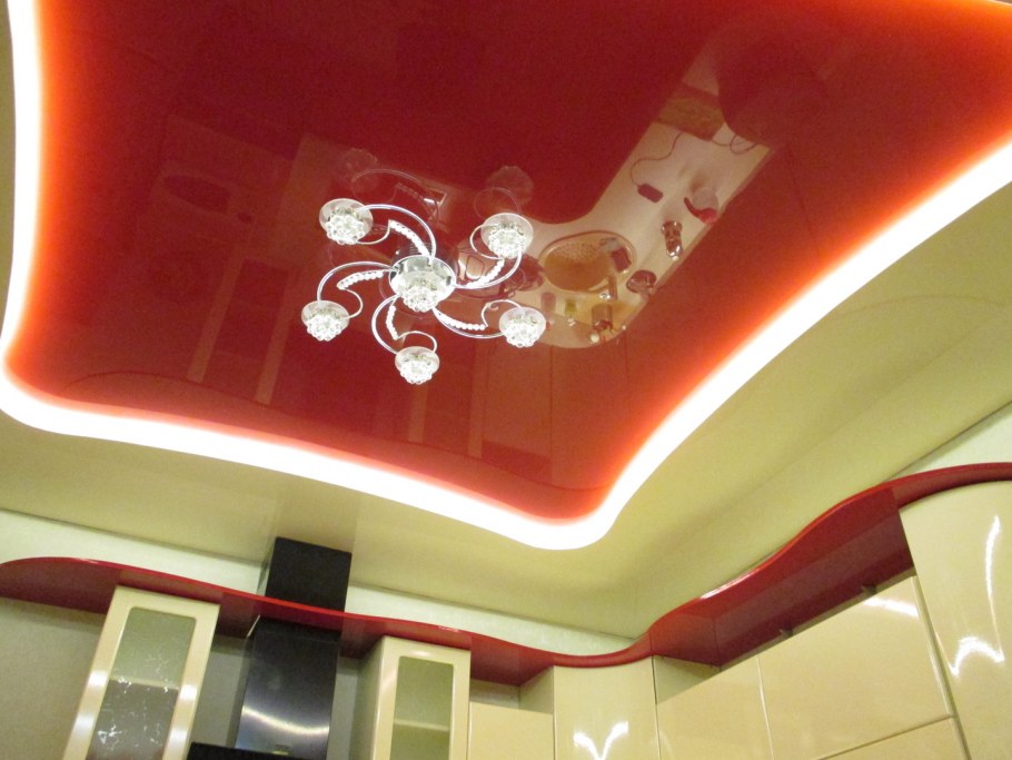 Комбинированные натяжные потолки