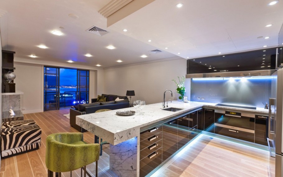 Большая кухня в квартире