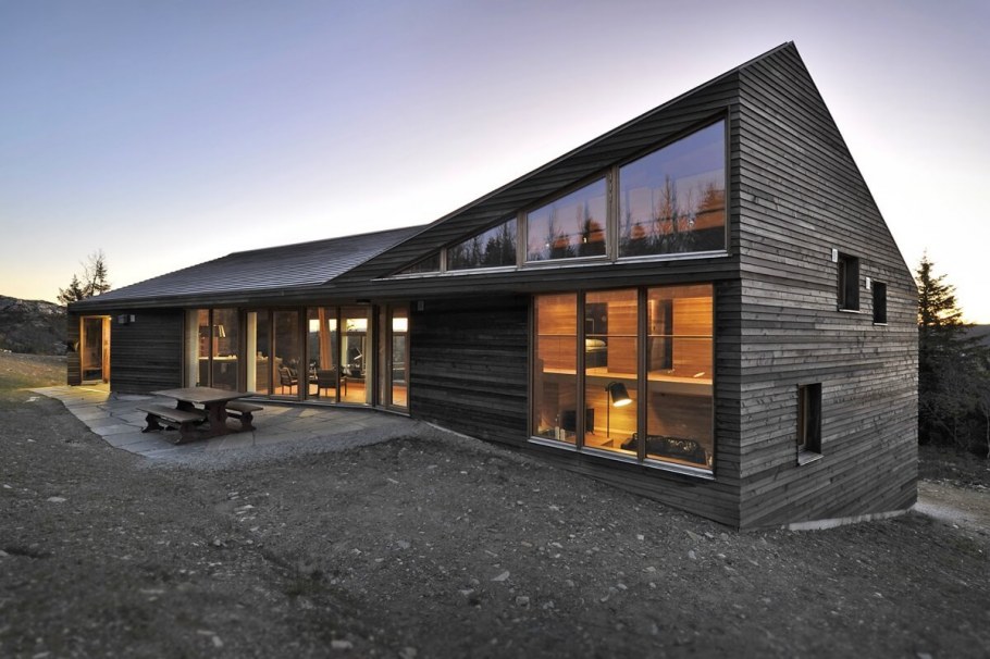 Деревянный дом в горах Норвегии от студии JVA
