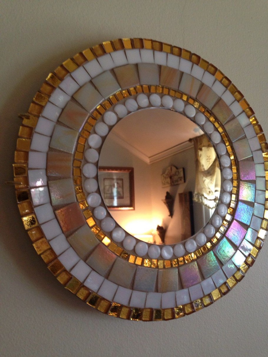 Зеркало декорированное стеклянной мозаикой