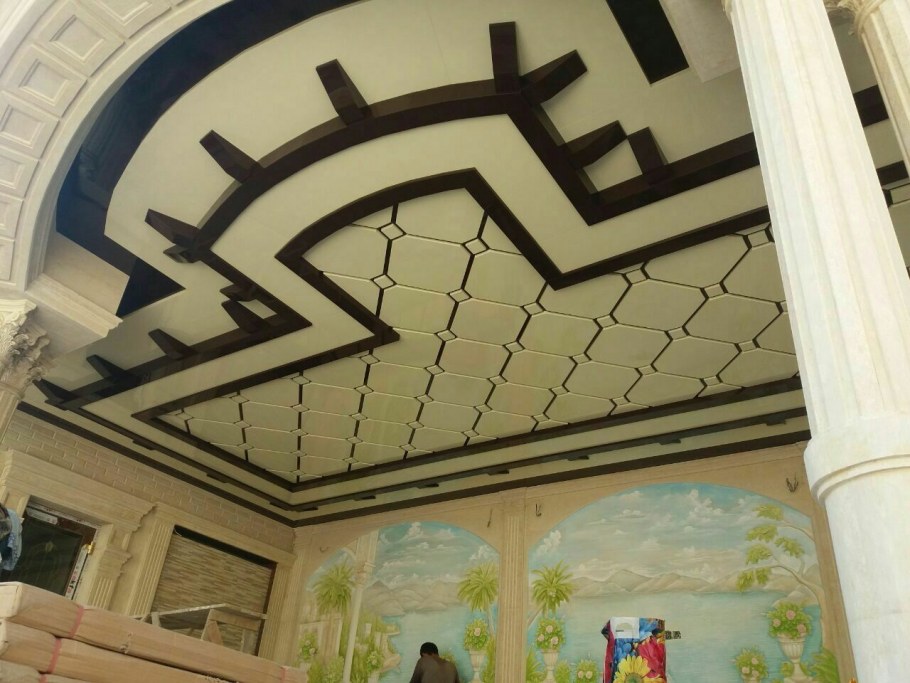Натяжные потолки с орнаментом