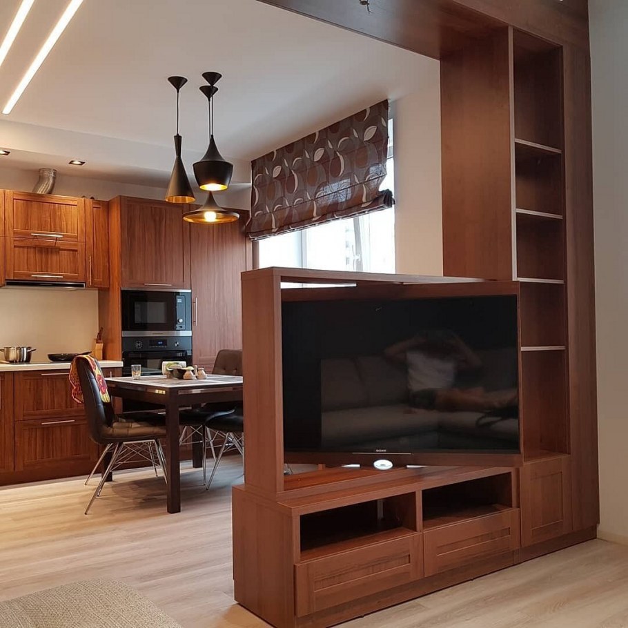 Поворотная стенка для телевизора