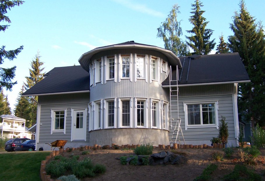 Дом с эркером двухэтажный