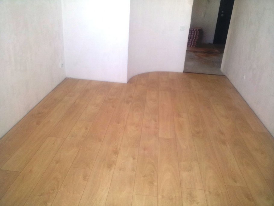 Укладка инженерной доски без плинтуса цена за работу