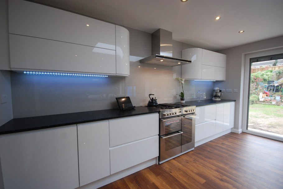 Столешница под белую кухню