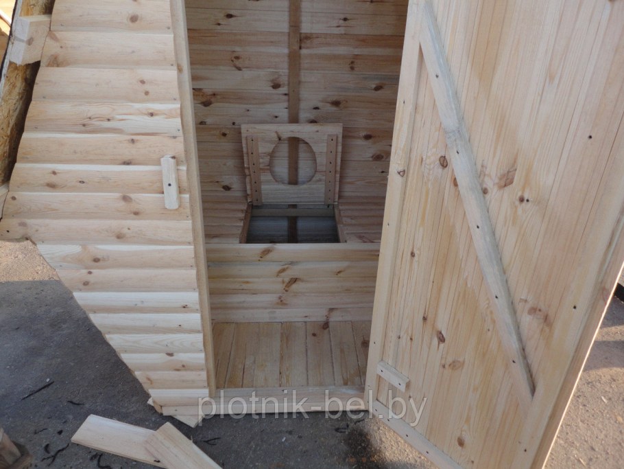 Дачный туалет внутри отделка