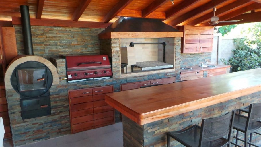 Печь для барбекю с барной стойкой