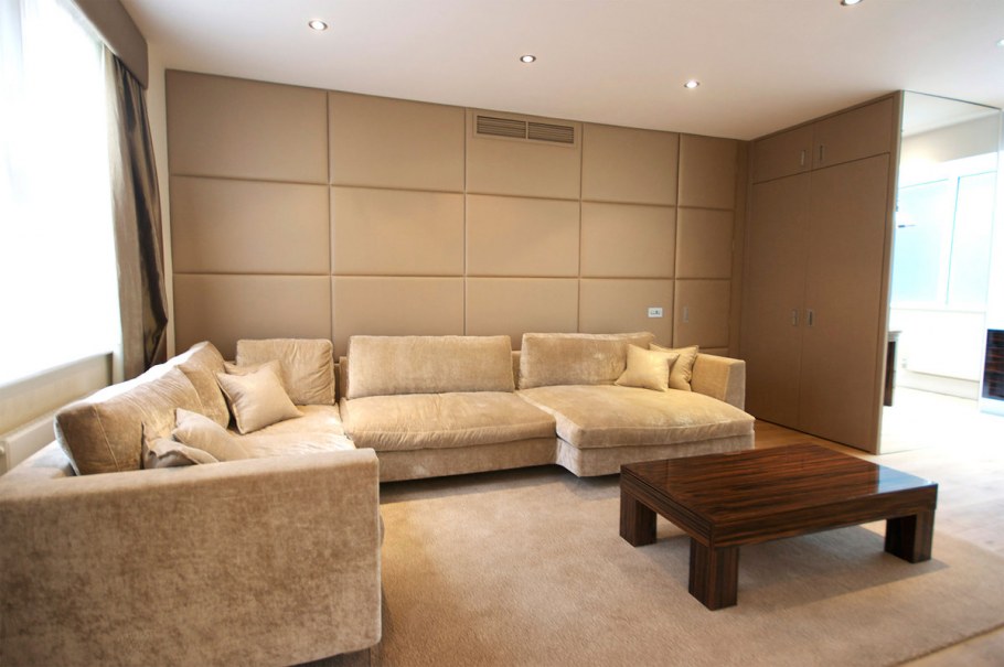 Мягкие стеновые панели в гостиной