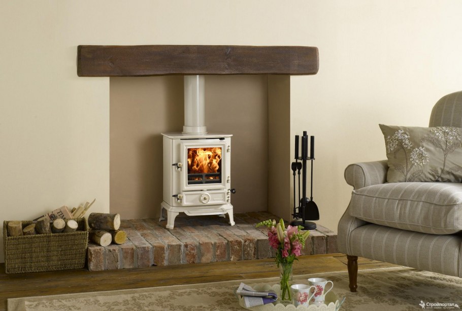 Гостиная с печкой