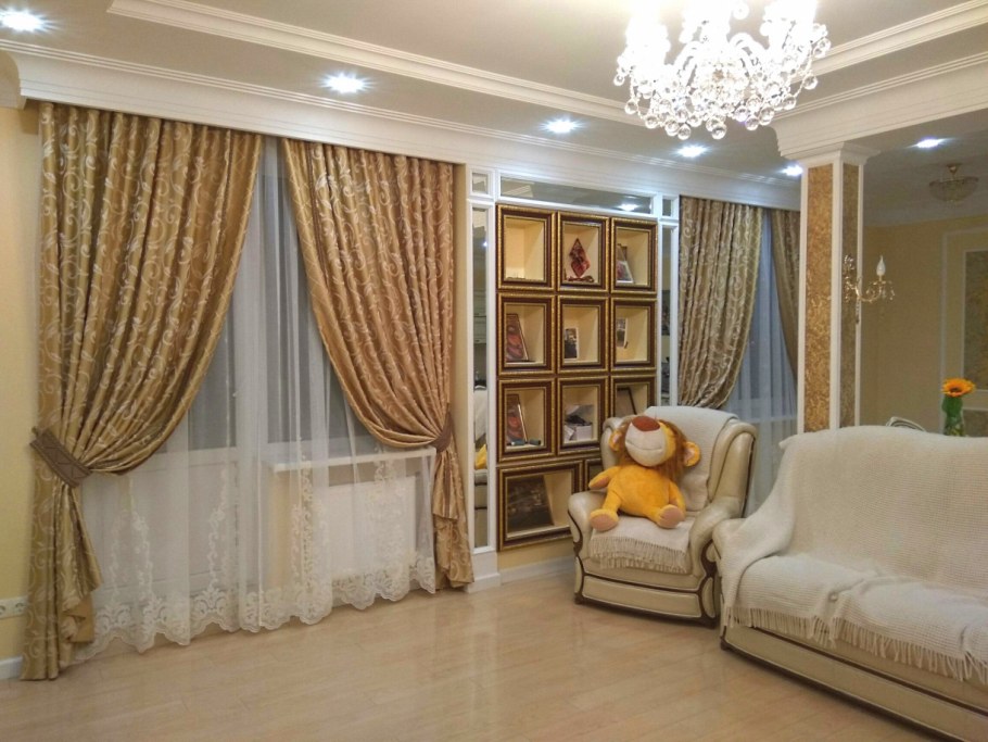 Шторы в эркере для гостиной