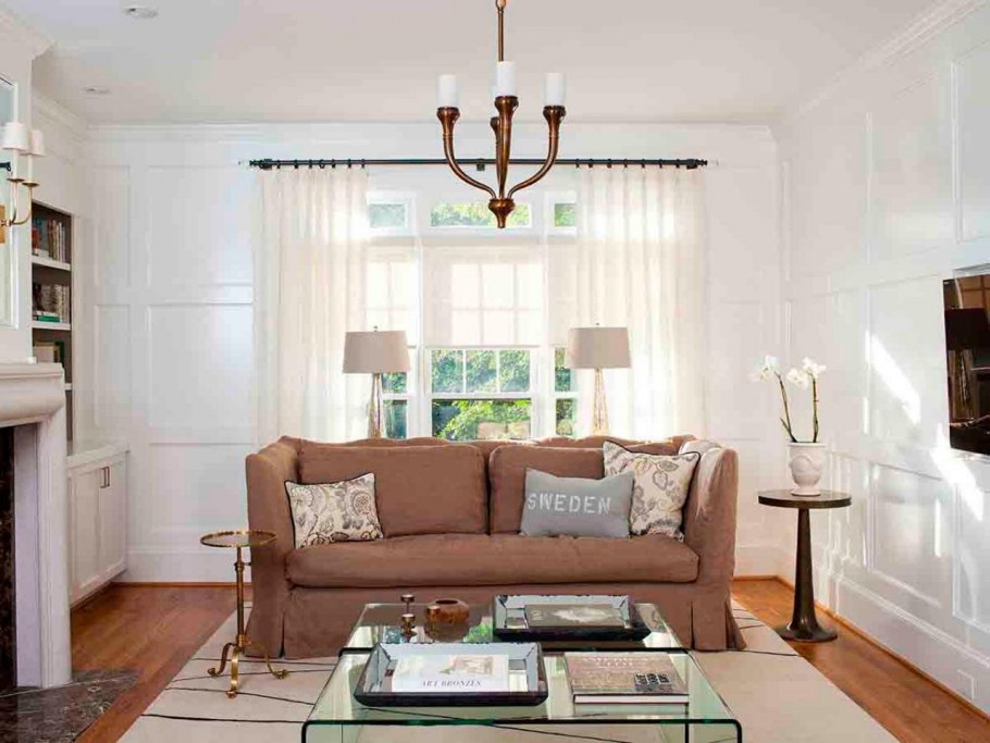 Карниз для занавесок на окно