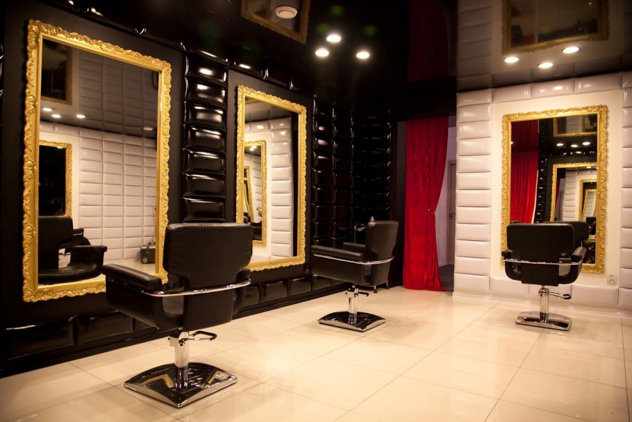 Салон красоты в черном цвете