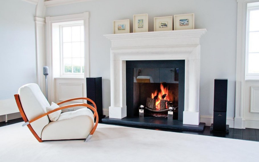 Комната с камином