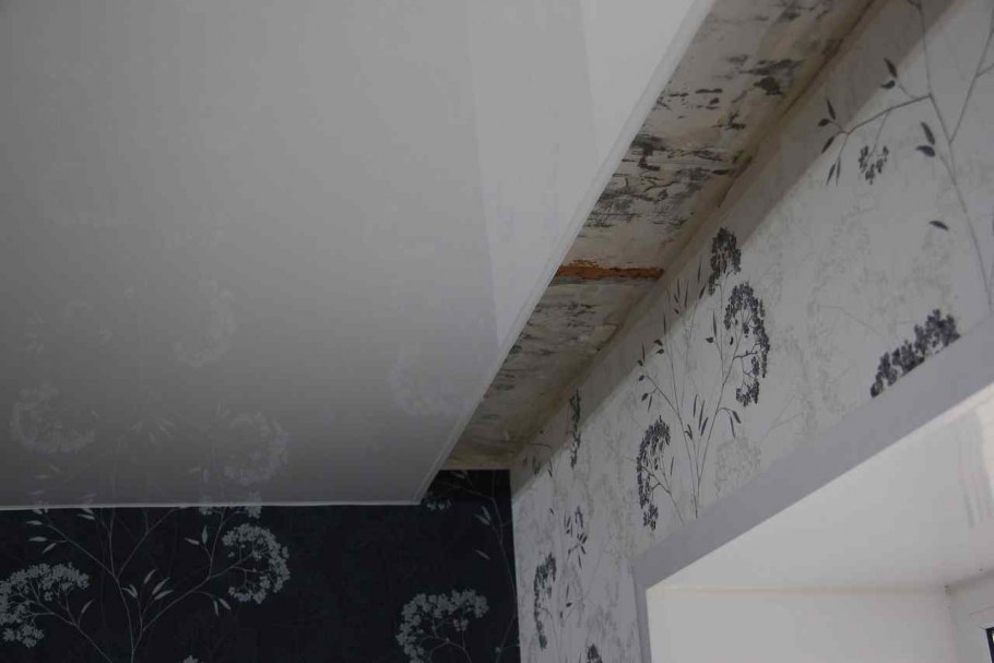 Скрытый карниз для натяжного потолка