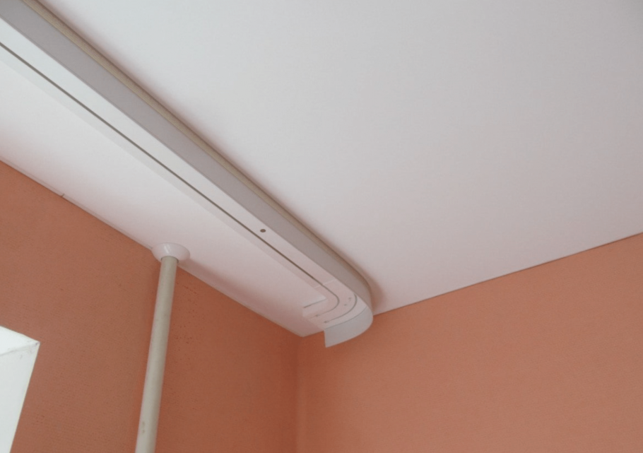 Потолочный карниз для натяжных потолков