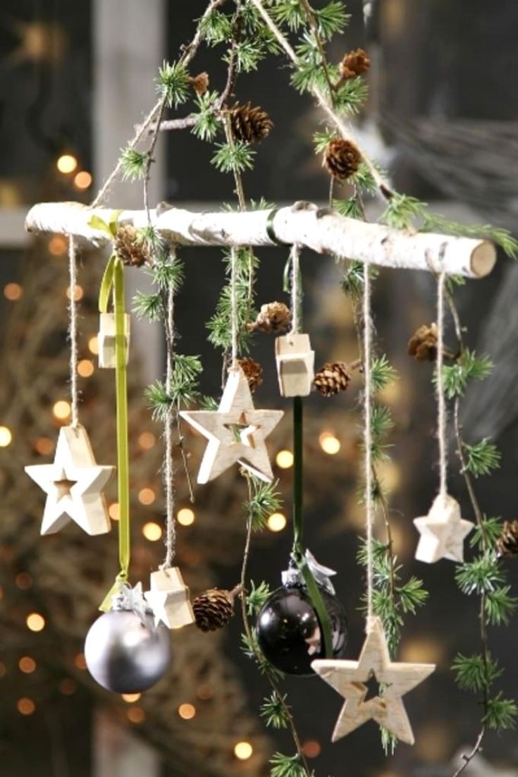 Новогодние ветки для декора (75 фото)