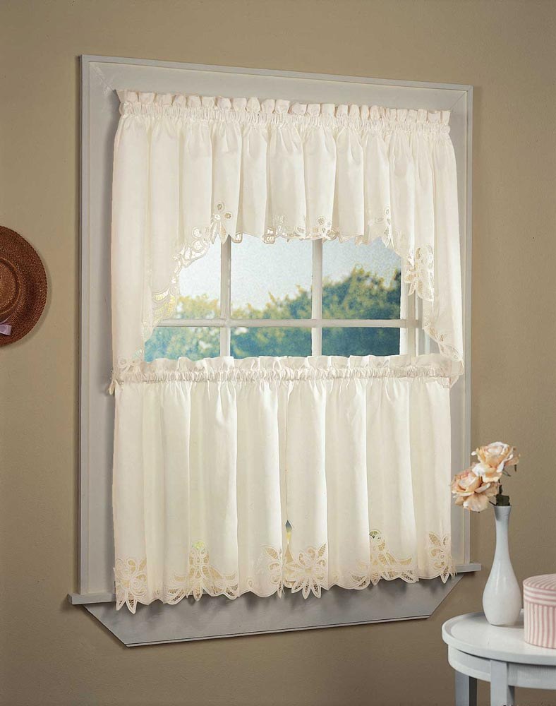 Занавески на окна в деревенском стиле