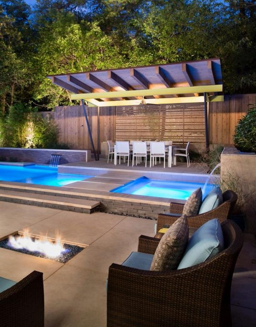 Баня с бассейном на участке