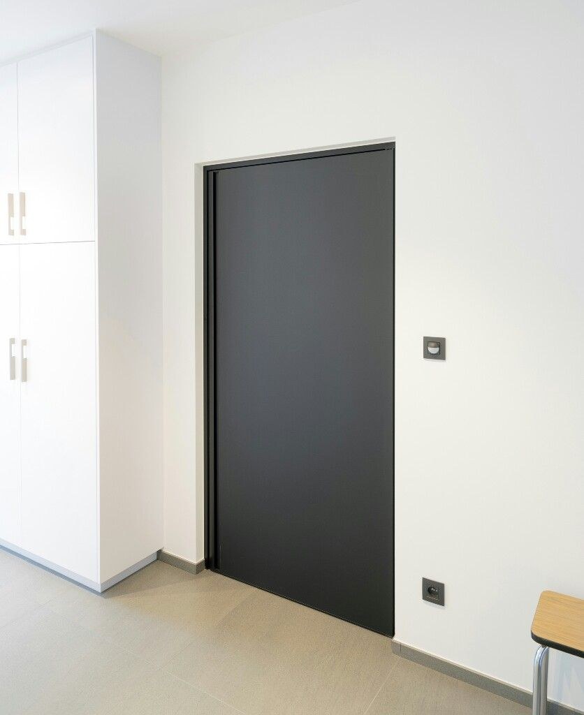 Входная дверь без наличников