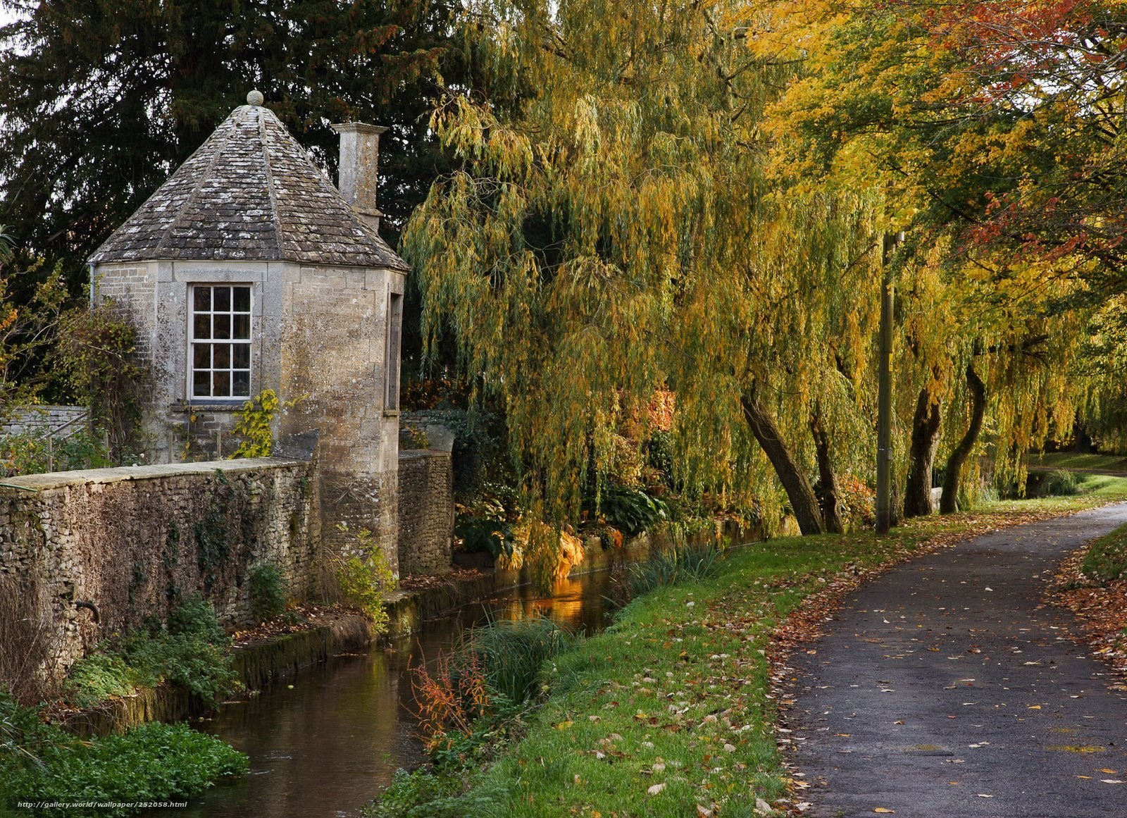 Осень графство. Йоркшир Англия осень. Бибери Великобритания осенью. Cotswolds Англия. Йоркшир Англия домик осень.