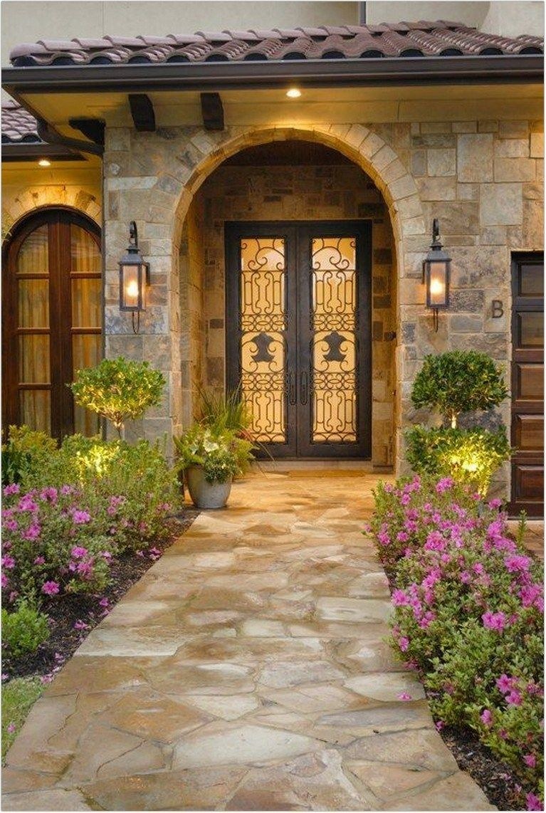 Ландшафт перед домом в современном стиле