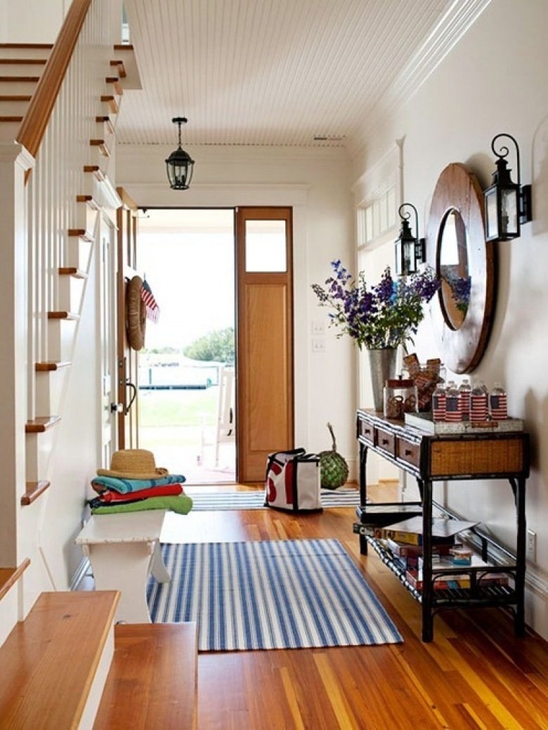 Прихожая в деревенском доме