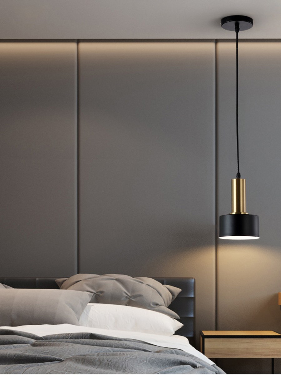 Подвесные светильники в спальне