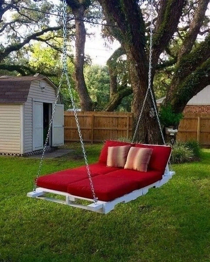 Садовая качель из паллет