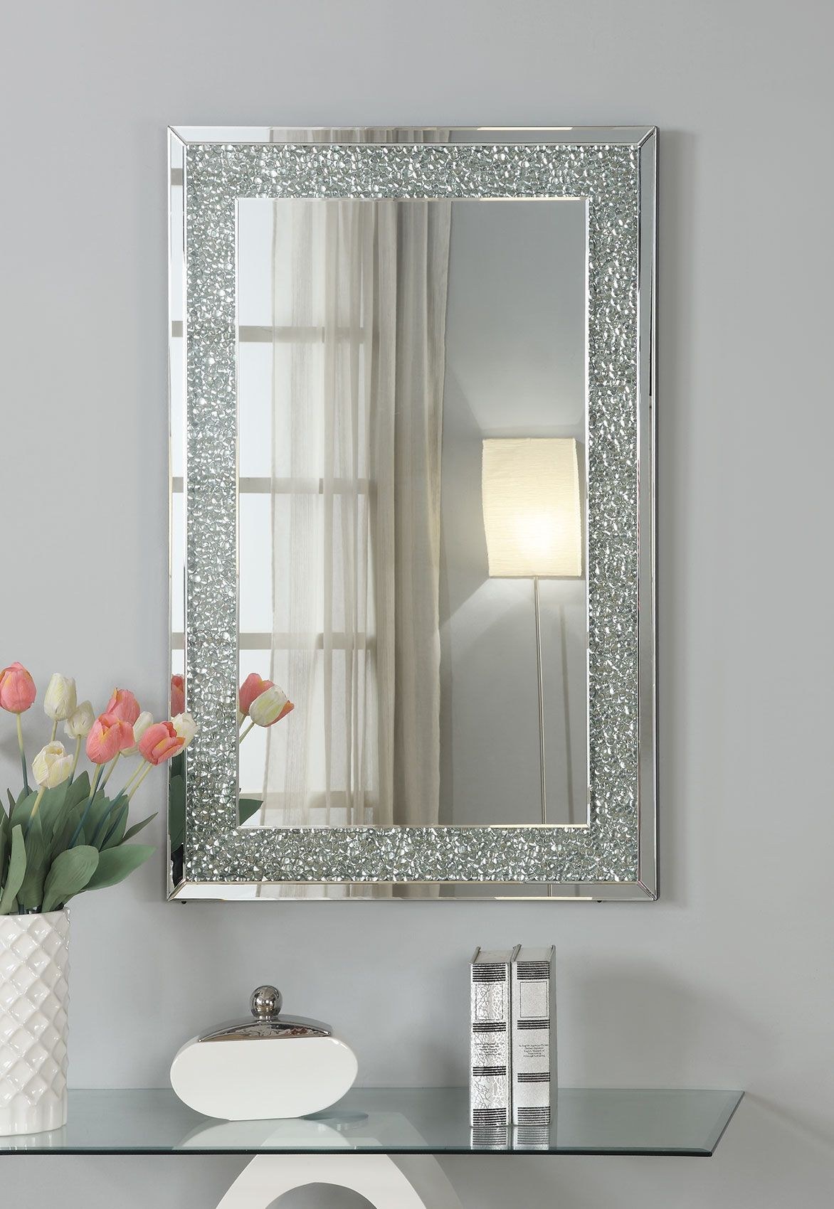 Зеркало в рамке в ванной. Зеркало в ванную. Красивые зеркала в ванную. Зеркало в ванную прямоугольное. Зеркало в раме в ванную комнату.