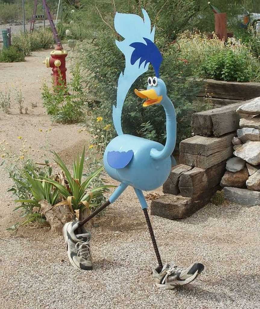 Клумба в деревенском стиле